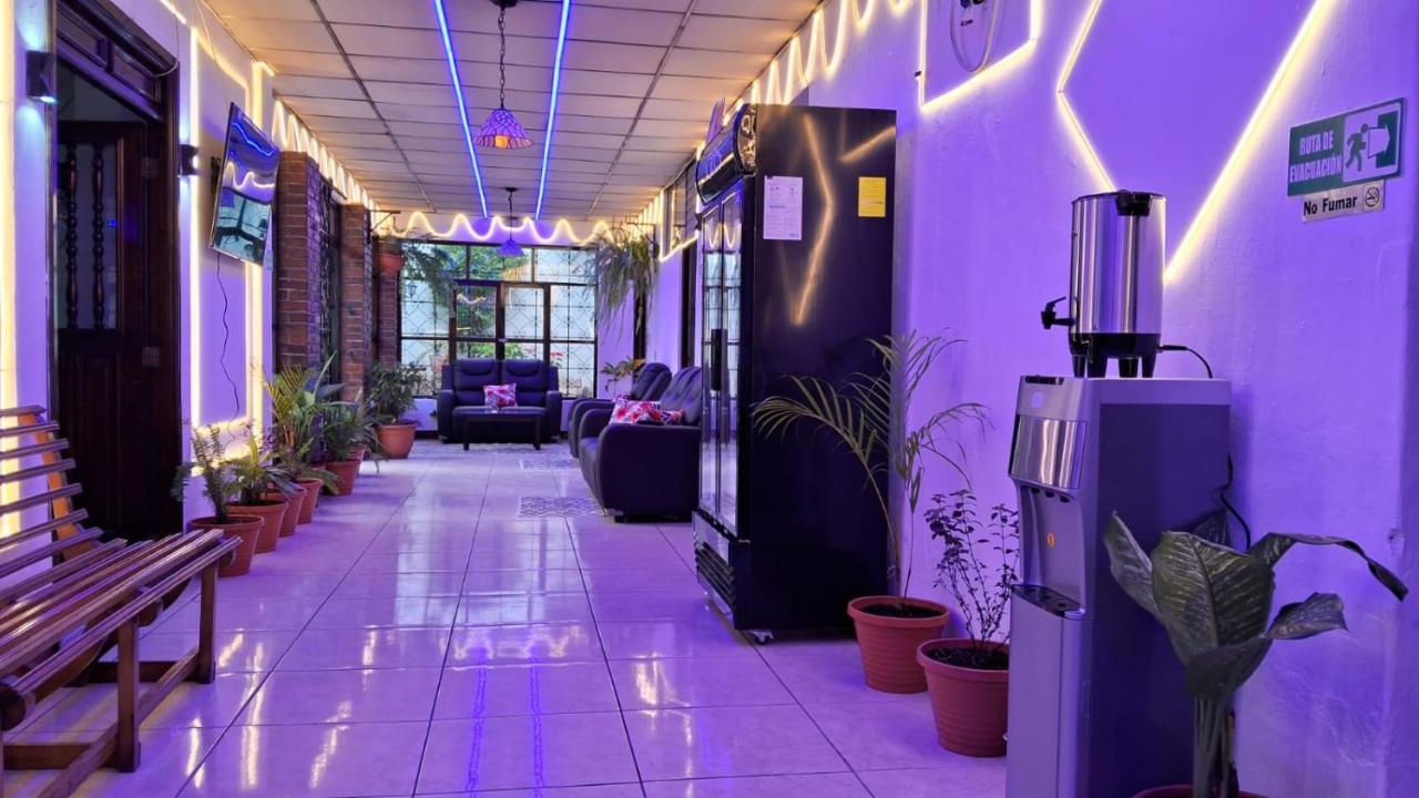Hotel Kamelot Parque Central Κετσαλτενάνγκο Εξωτερικό φωτογραφία