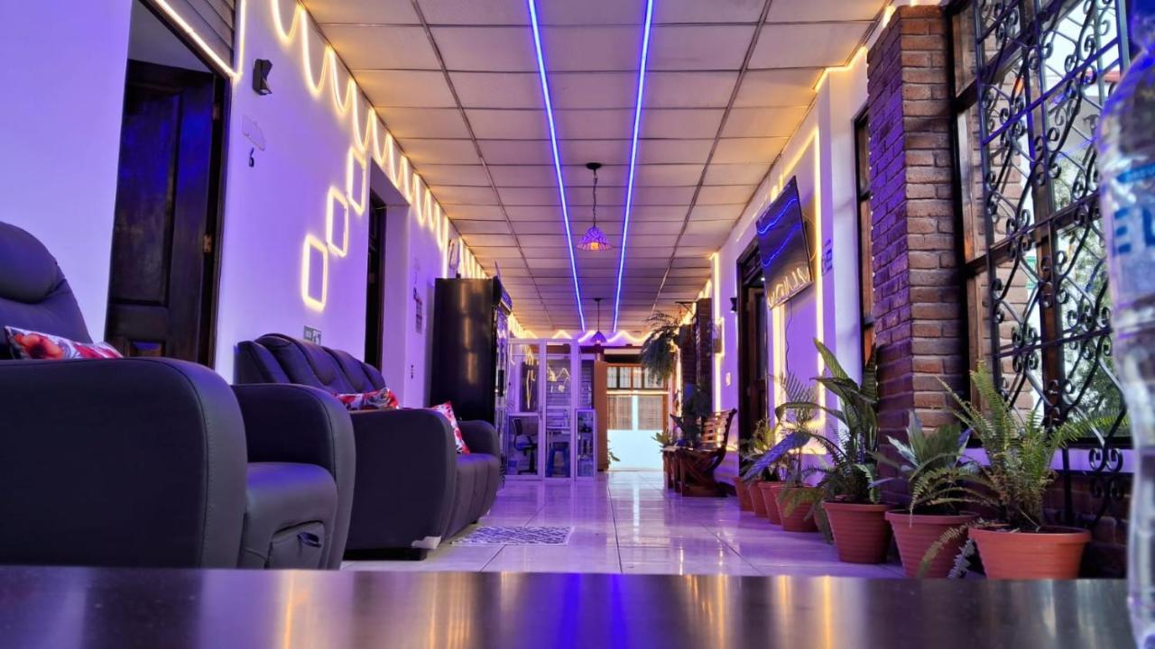 Hotel Kamelot Parque Central Κετσαλτενάνγκο Εξωτερικό φωτογραφία