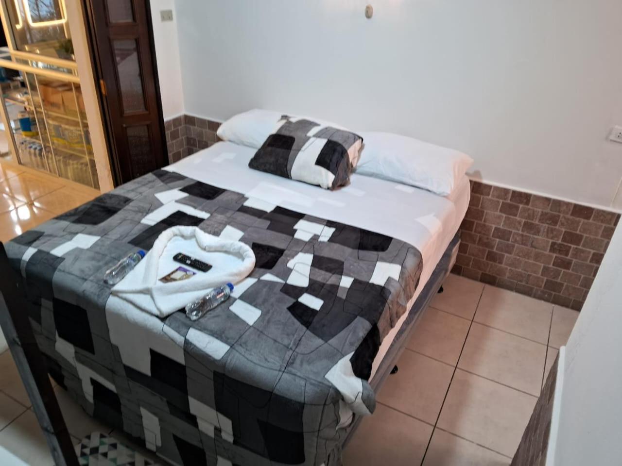 Hotel Kamelot Parque Central Κετσαλτενάνγκο Εξωτερικό φωτογραφία