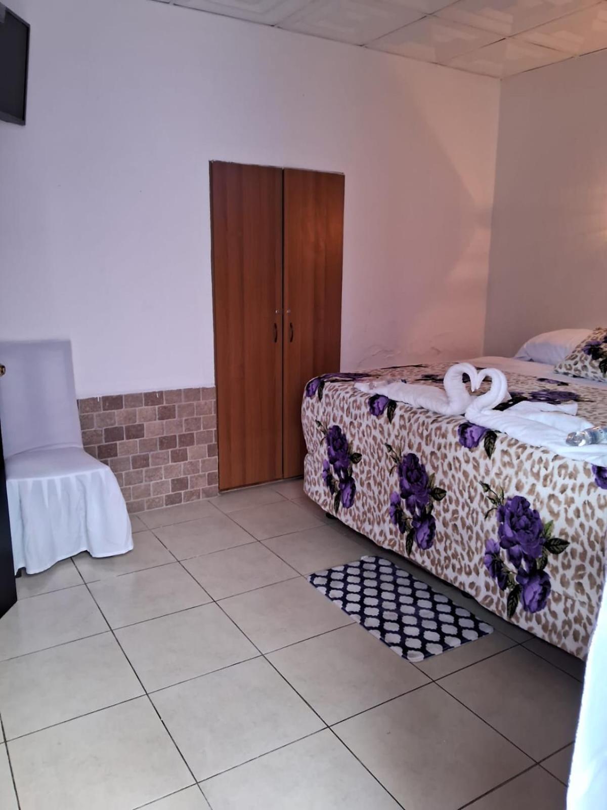Hotel Kamelot Parque Central Κετσαλτενάνγκο Εξωτερικό φωτογραφία